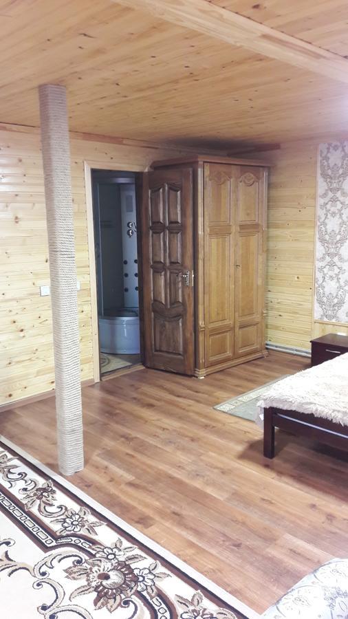 U Romana Jaremcse Kültér fotó